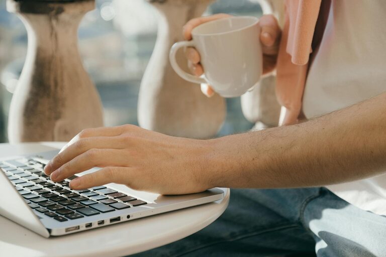 Simple Routines to Start and End Your Workday Smoothly