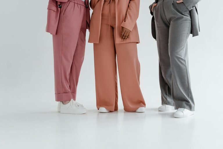 How to Build a Basic Capsule Wardrobe That Simplifies Your Style